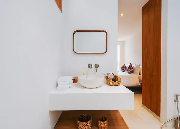 Ambre - Brand New 2br Luxury With Pool *