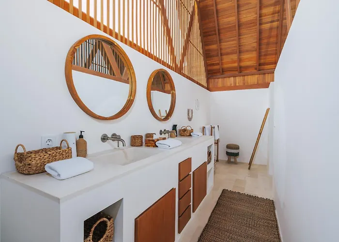Ambre - Brand New 2br Luxury With Pool *